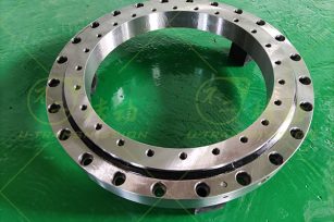 回轉(zhuǎn)支承在使用中出現(xiàn)問(wèn)題的原因分析及解決方法