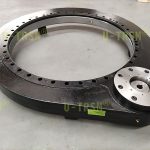 在一種特殊轉(zhuǎn)臺設備上使用的磨齒精密型回轉(zhuǎn)驅(qū)動