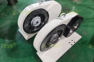 豎直安裝帶底座的新型直齒回轉驅動