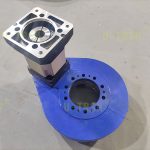 配備大減速比減速機(jī)的斜齒回轉(zhuǎn)驅(qū)動方案